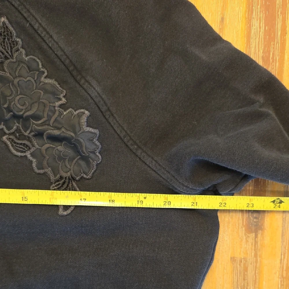 Lululemon Black Lace Sweatshirt - Picture 11 of 11